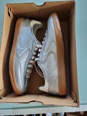 Walking Sneakers